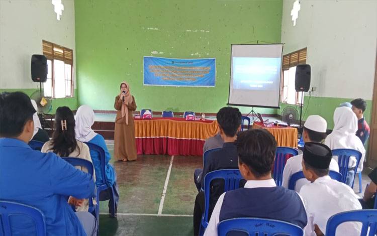 Dinas P3APPKB Kapuas Gandeng Penyuluh KB Basarang Promosi dan Sosialisasi Program GenRe