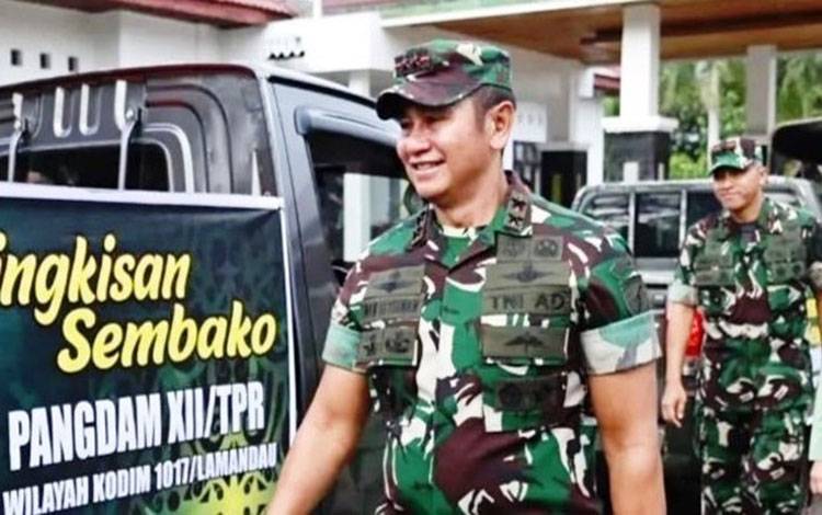 Pangdam XII Tanjungpura, Mayjen TNI Iwan Setiawan saat menghadiri acara pelepasan Babinsa pembawa bingkisan sembako.(FOTO : HENDI NURFALAH)
