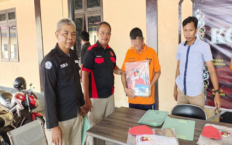 Polisi Amankan Pelaku Pencurian Handphone di Kuala Pembuang