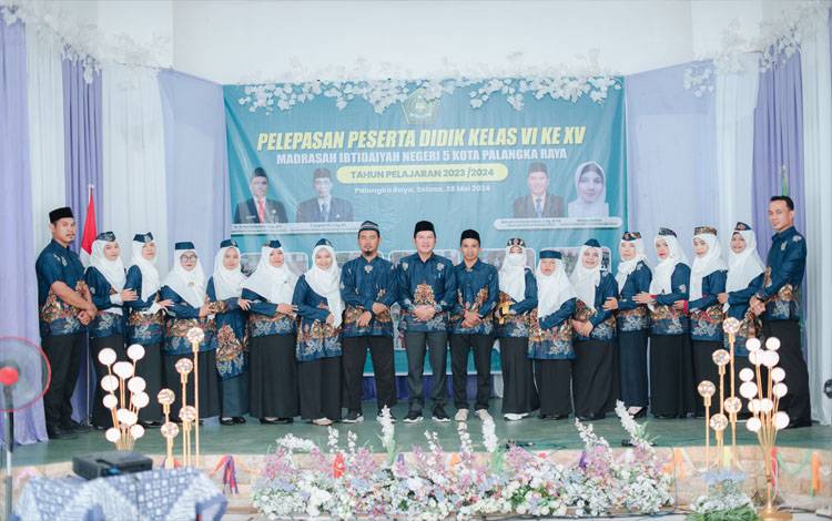 Kemenag Lepas 36 Peserta Didik Kelas VI MIN 5 Kota Palangka Raya
