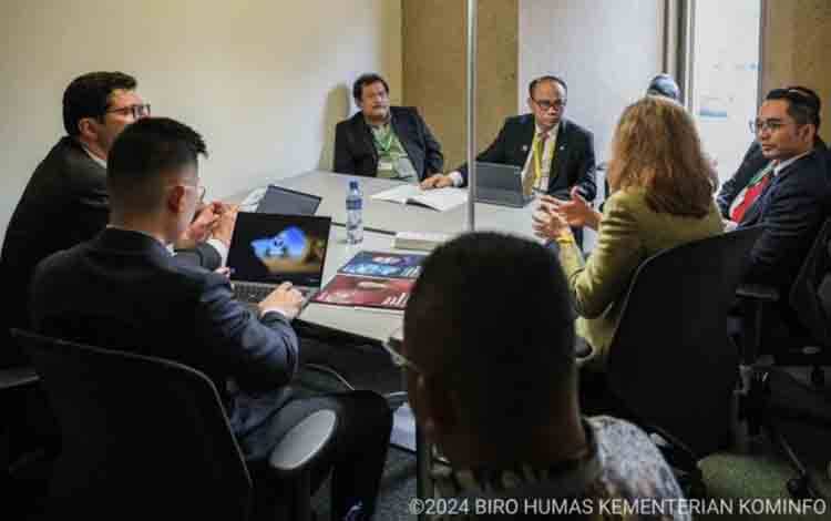 Menteri Komunikasi dan Informatika Budi Arie Setiadi bertemu dengan perwakilan UNESCO di ajang World Summit on Information Society 2024 pada Rabu (29/5/2024). (ANTARA/HO-Kementerian Komunikasi dan Informatika)