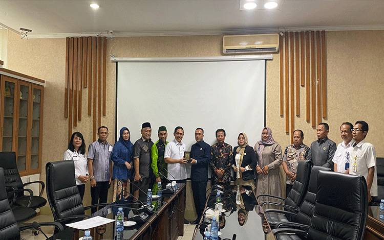Pansus I DPRD Kapuas Kunjungi DPRD Kalsel Koordinasi dan Konsultasi Susun Raperda Bangunan Gedung