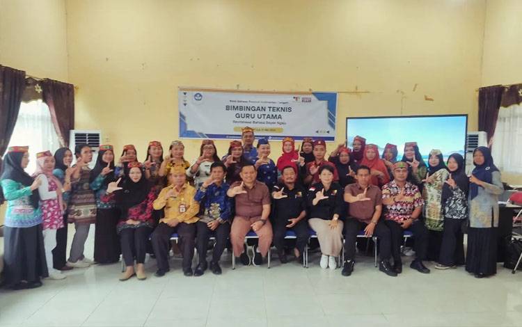 Bimtek Guru Utama Revitalisasi Bahasa Daerah Resmi Ditutup di Seruyan