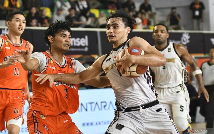 Pelita Jaya kembali Puncaki Klasemen Usai Kalahkan Bima Perkasa