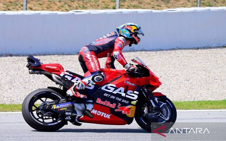 Pedro Acosta Siap Awali 2025 dengan Seragam Pabrikan KTM