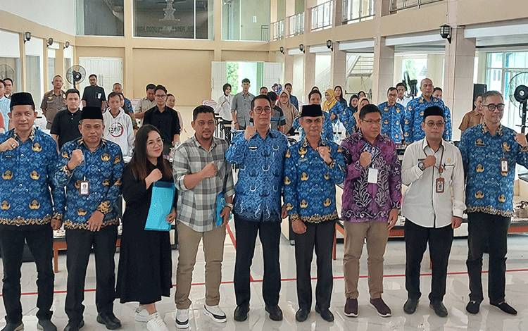 DPMPTSP Kapuas Gelar Bimtek Sekaligus Sosialisasi Implementasi Perizinan Berusaha Berbasis Risiko dan LKPM