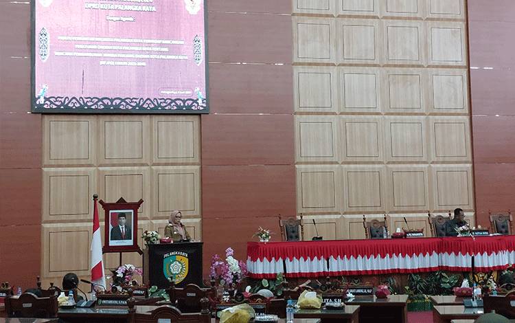 DPRD Kota Palangka Raya Terima Raperda RPJPD Tahun 2025-2045