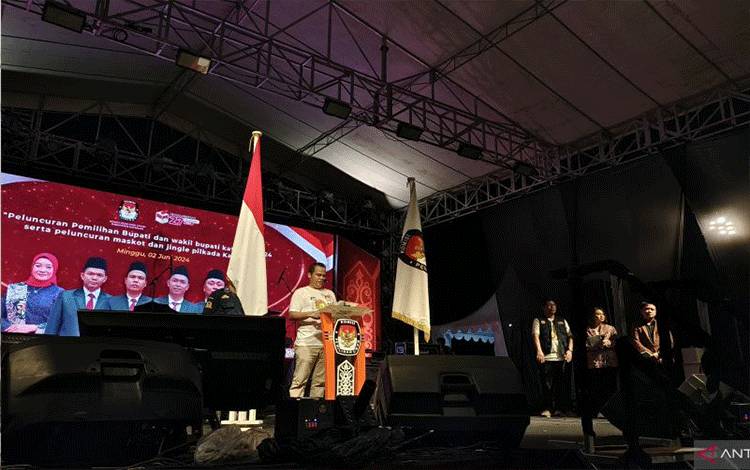 Ketua KPU Katingan, Wahyuni di Kasongan. (ANTARA/Naslee)