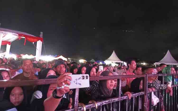 KPU Luncurkan Pemilihan Bupati dan Wakil Bupati Kobar, Masyarakat Padati Pangkalan Bun Park