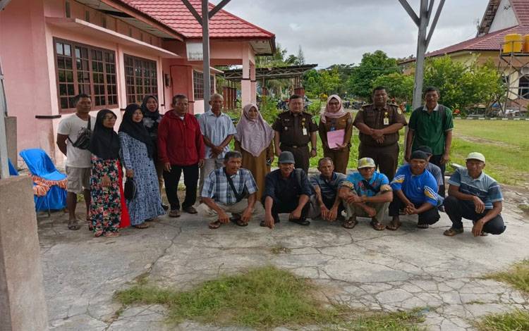 Kelompok Pembudidaya Ikan di Seruyan Terima Bantuan Mesin Sedot