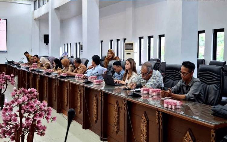 DPRD dan Pemkab Barito Utara RDP soal Limbah dan Tugboat Terbakar Milik PT Kimia Yasa dan PT Pada Idi