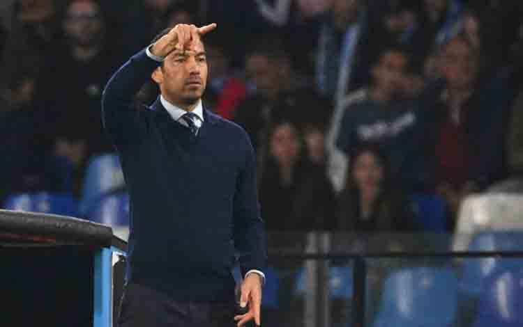Van Bronckhorst jadi Pelatih Baru Besiktas
