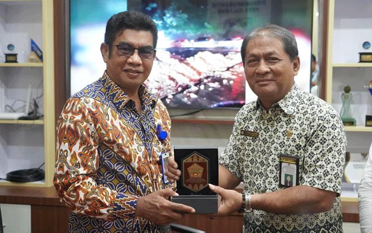 Diskominfosantik Kalteng Terima Audiensi Magang Institut Agama Hindu Negeri Tampung Penyang