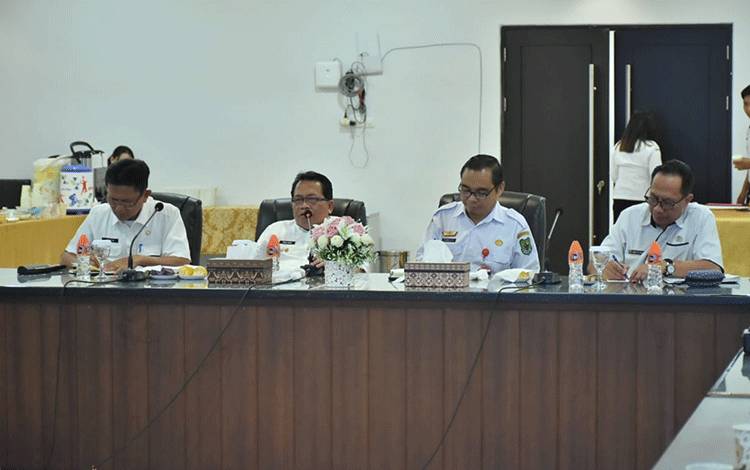 Rapat Persiapan Penyusunan Laporan Evaluasi Kinerja Pj Bupati Kapuas Triwulan III Digelar