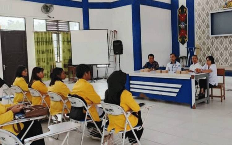 21 Mahasiswa FKIP UPR Akhiri PLP 1 di SMAN 5 Palangka Raya