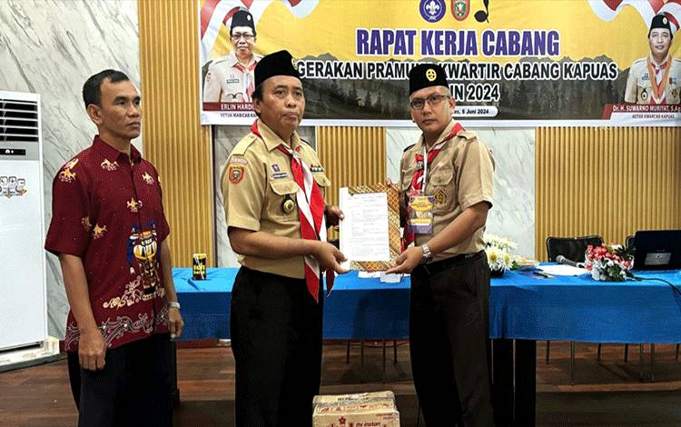 Kwaran Pramuka Kapuas Hulu Terima Ratusan Buku