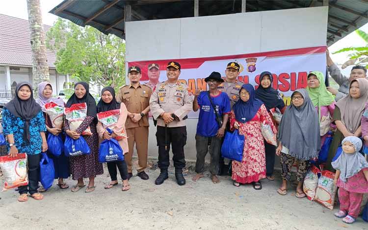 Polres Barito Timur Adakan Bakti Sosial di Kelurahan Ampah Kota