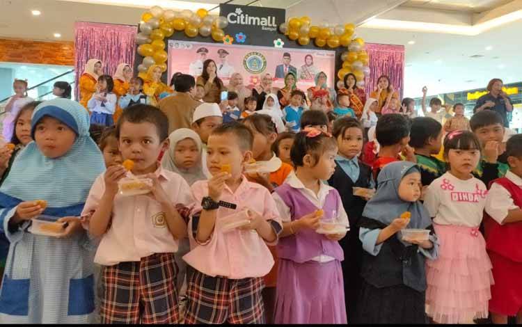 Pemkab Kotim Tanamkan Gemar Makan Ikan untuk Anak PAUD, Cegah Stunting Sejak Dini