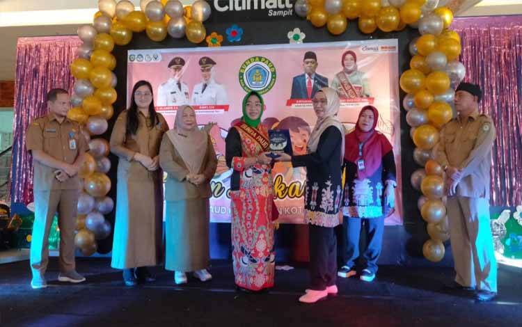Bunda PAUD Kotim Ajak Masyarakat Tingkatkan Kesadaran Pentingnya Makan Ikan