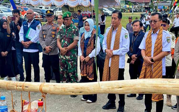 Pj Bupati Barito Utara Hadiri Penilaian Lomba Desa dan Kelurahan Tingkat Provinsi Kalteng