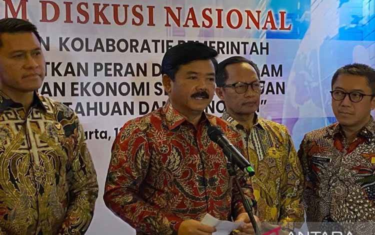 Menko Polhukam Hadi Tjahjanto di Hotel Borobudur, Jakarta, Kamis (13/6/2024). ANTARA/Walda Marison