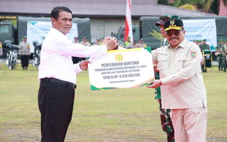 Kementan Bantu Alsintan Kalteng Tingkatkan Lahan Tanam