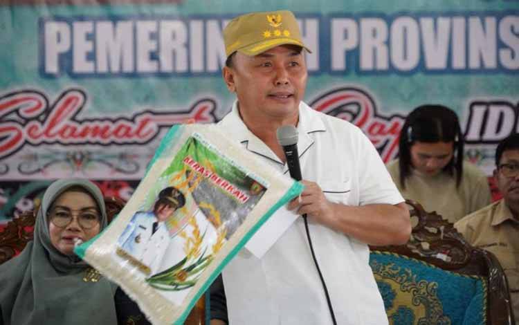 Gubernur Kalteng Bagikan 15 Ribu Paket Sembako Gratis untuk Masyarakat Kotim