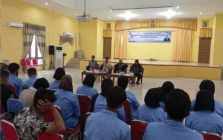 Pj Sukamara Bertemu Pengelola dan Mahasiswa PSDKU Polnep Sukamara