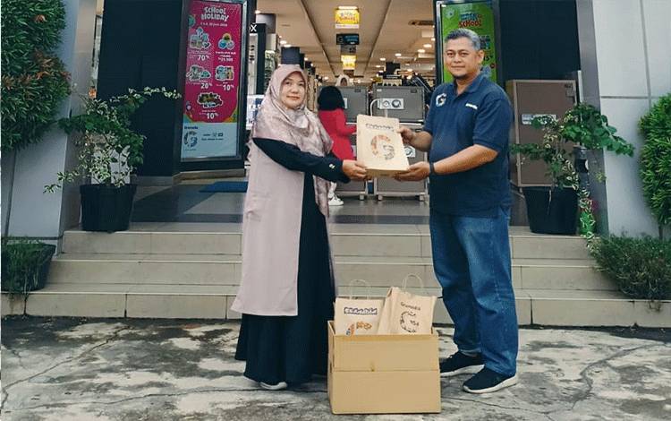 Dispursip Seruyan Terima Bantuan dari Gramedia