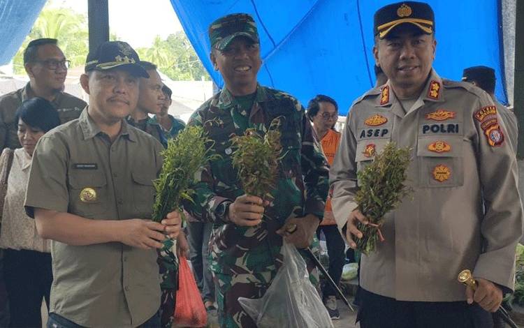 Dandim 1012/Btk Dukung Pemkab Pantau Harga Bahan Pokok