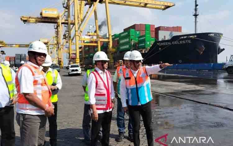 Menhub Instruksikan Percepat Tangani Rob di Pelabuhan Tanjung Emas