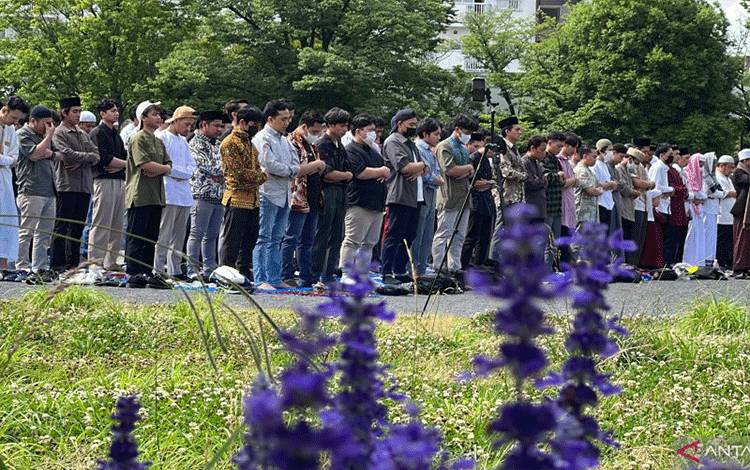 Buat Suasana Berbeda, Muslim di Jepang Shalat Idul Adha di Kayaba Park
