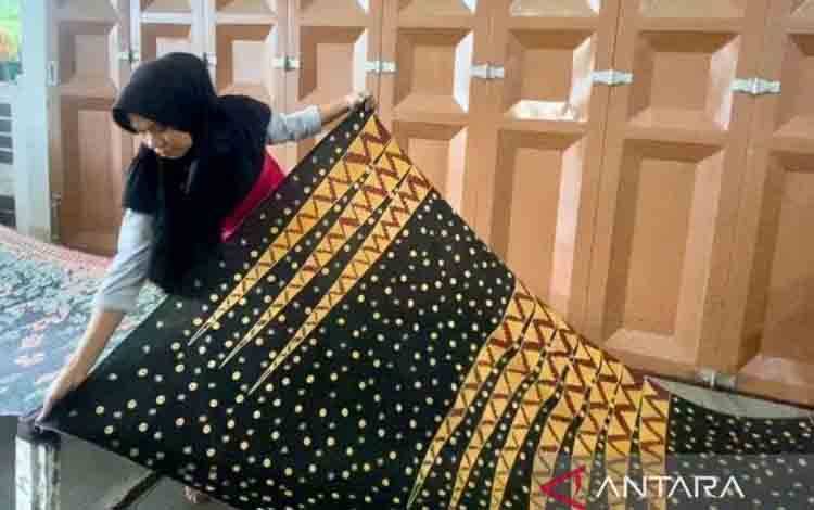 Kemenperin Bantu IKM Batik jadi Produsen Seragam Haji Lewat Pembinaan