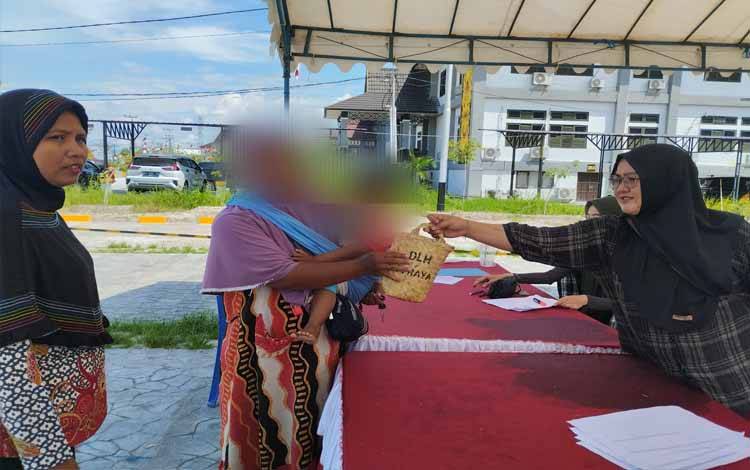 162 Balita Stunting Terima Daging Kurban Pegawai Pemko Palangka Raya