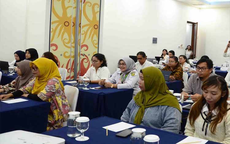 Lokakarya Viral Load (VL) Bagi Tim Terkait Pemeriksaan HIV di Kalimantan Tengah. (FOTO: GRY)