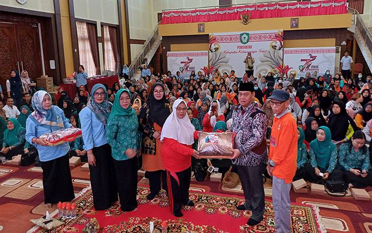 Pemkab Kotim Gelar HUT ke-28 Lansia