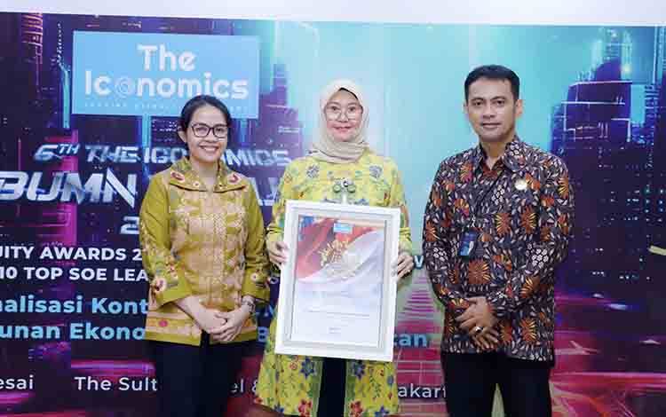 Jasa Raharja Raih Penghargaan di 6th Anniversary Indonesia BUMN Awards 2024