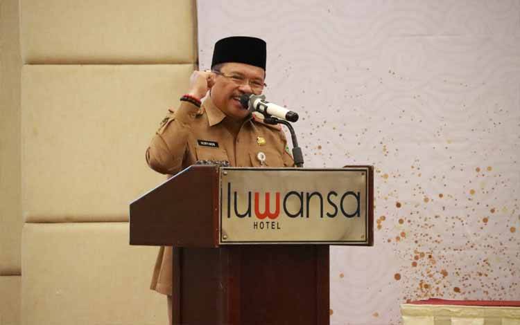 Sekda Kalteng, Nuryakin mengikuti Bimtek BLUD Puskesmas di Palangka Raya, Senin, 24 Juni 2024. (FOTO: ASEP)