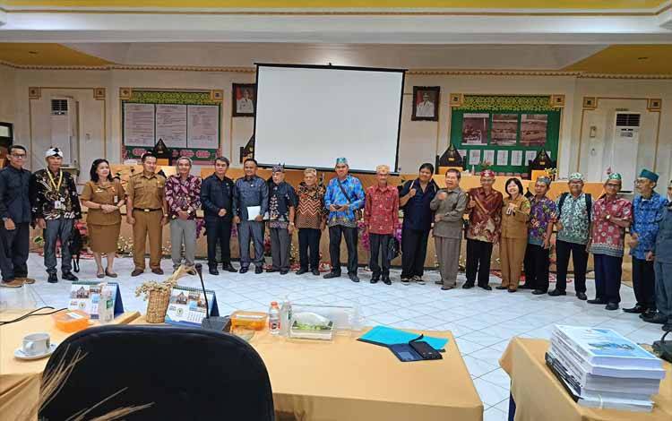 Para Damang Kepala Adat di Barito Timur Minta Kenaikan Insentif