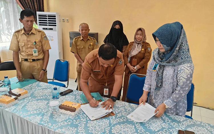 Disdik Seruyan dan BAN-PDM Kalteng Menandatangani Kesepakatan Bersama