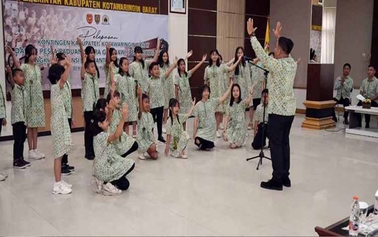 Pelepasan 147 Kontingen Pesparawi XVII Kobar Ikuti Pesta Paduan Suara Gerejawi Kalteng 2024