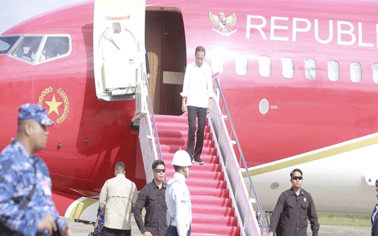 Rombongan Presiden Jokowi Telah Tiba di Bandara Tjilik Riwut Palangka Raya