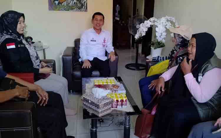 Verifikasi Data Pemilih, Pantarlih Kunjungi Rumah Sekda Kobar