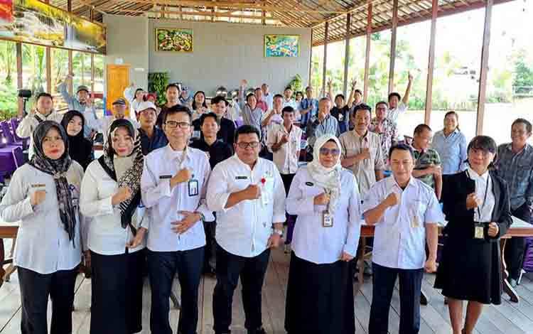 Disnakertranskop UKM Barito Utara Gelar Pelatihan Budi Daya Madu Kelulut