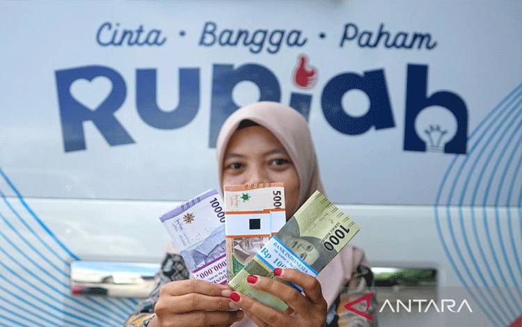 Rupiah Melemah di Tengah Pasar Tunggu Rilis PDB AS Kuartal I-2024