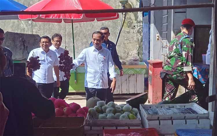 Presiden Jokowi Sebut Harga Kebutuhan Pokok di Barito Timur Sama dengan di Jawa
