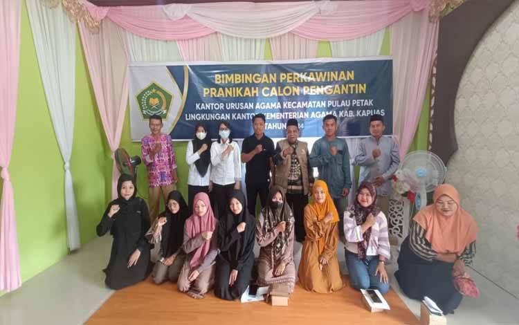 KUA Pulau Petak Siapkan Keluarga Harmonis Lewat Bimbingan Perkawinan Bagi Catin