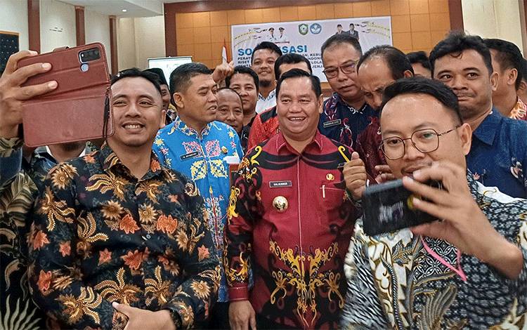 Bupati Kotim Buat Kebijakan Baru Pencairan TPP Guru, Agustus Mulai Uji Coba