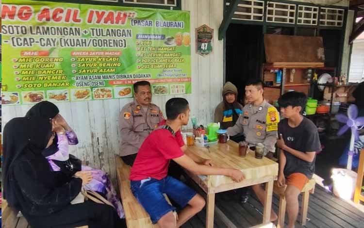 Polsek Pahandut Gelar Jumat Curhat: Warga Gang Hijrah Diingatkan Waspada Terhadap Curanmor