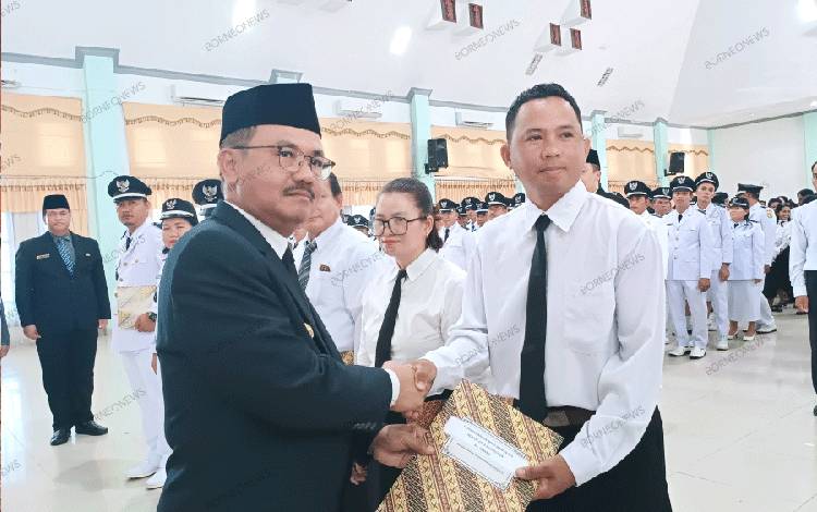 567 BPD di Gunung Mas Terima SK Perpanjangan Masa Jabatan